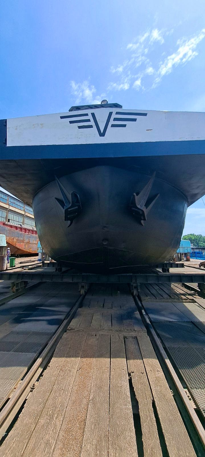 Vera — thumbnail 3